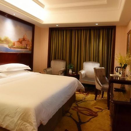 Vienna Hotel Loudi Chunyuan Pedestrian Street 외부 사진