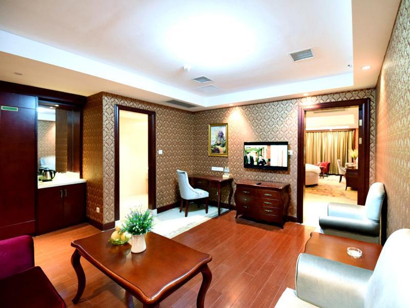 Vienna Hotel Loudi Chunyuan Pedestrian Street 외부 사진